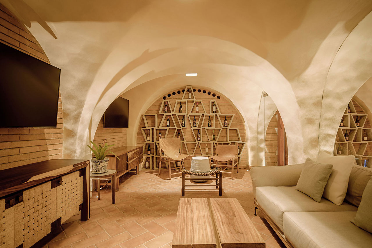 At La Casa de la Playa, Guests Sleep with the Jellyfishes